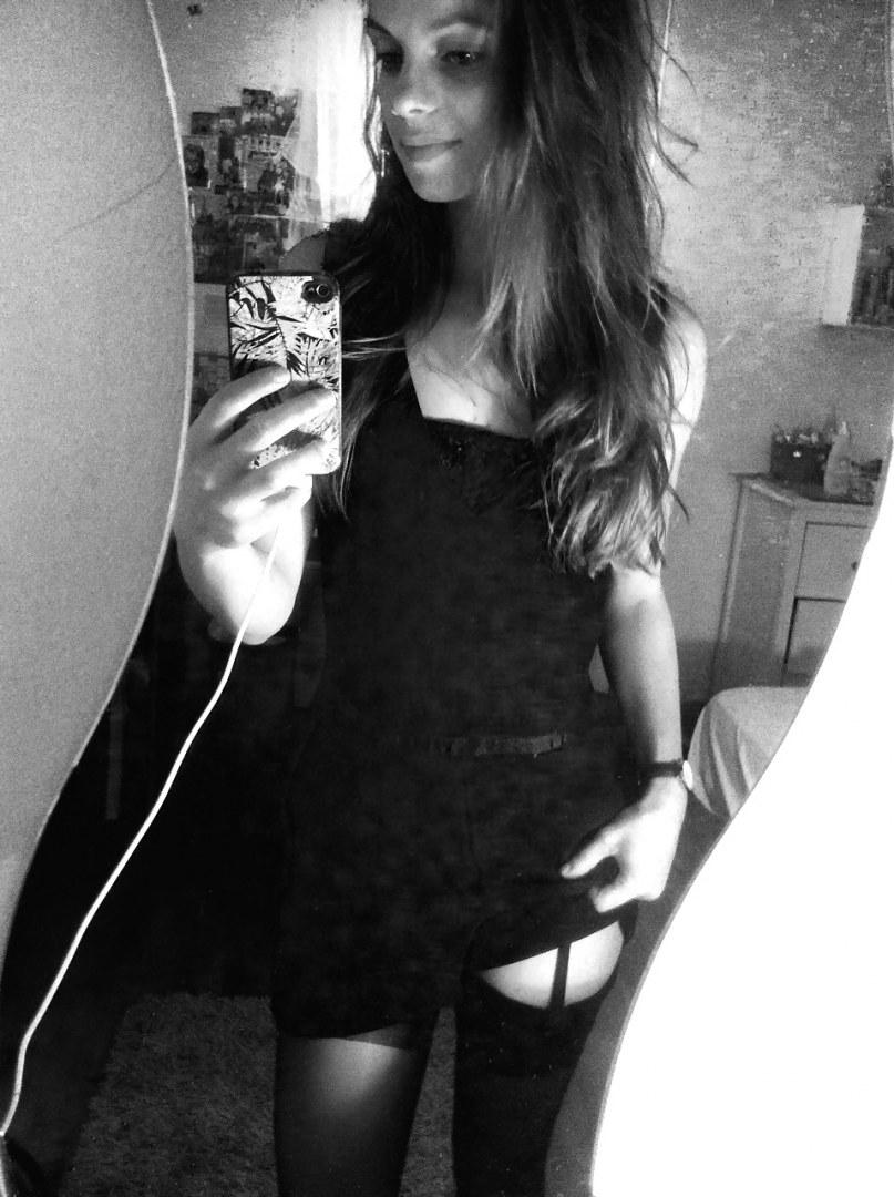 KinkyBrunette from New South Wales,Australia