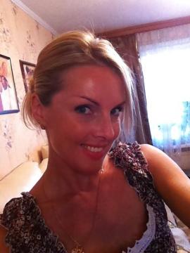 GirlLeftBehind from South Australia,Australia